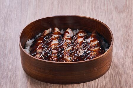 Угорь с рисом