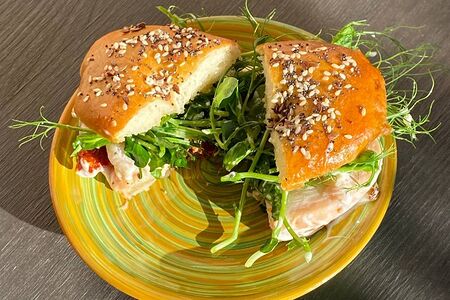 Бейгл с курицей