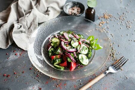 Овощной салат по-домашнему