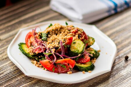 Овощной с грецкими орехами