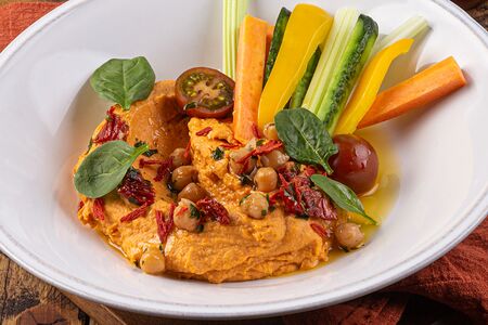 Хумус из печеного перца