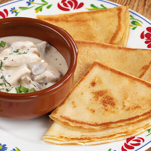 Мачанка с курицей и блинами