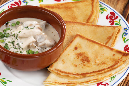 Мачанка с курицей и блинами