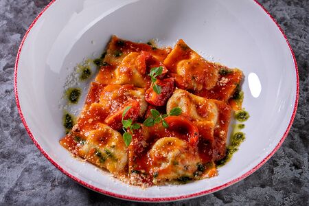 Равиоли с рикоттой и шпинатом