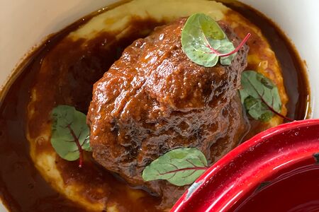 Томлёные Говяжьи щёчки