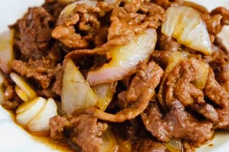 Говядина с луком