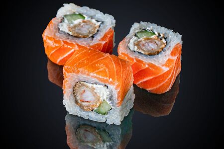 Опаленный лосось с королевской креветкой