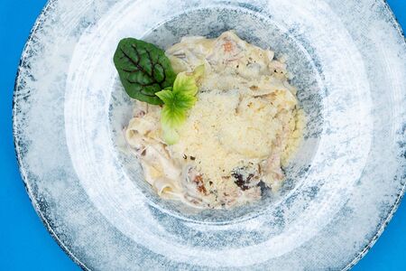 Феттуччине с курицей и грибами