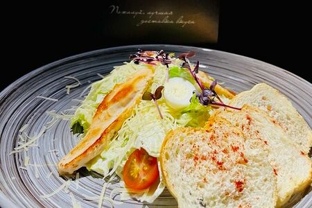 Цезарь с курицей