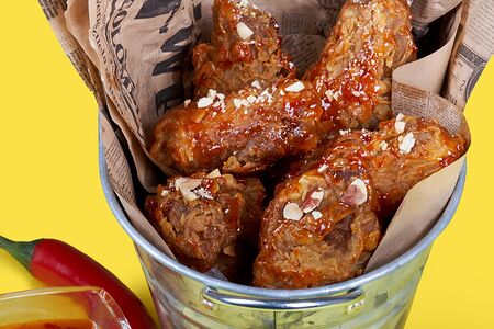 Крылышки сеульско-арахисовые