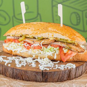 Сырный сэндвич с моцареллой и куриным филе