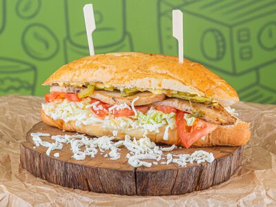 Сырный сэндвич с моцареллой и куриным филе
