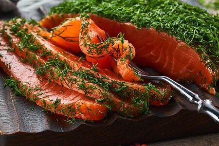 Лосось в зелени