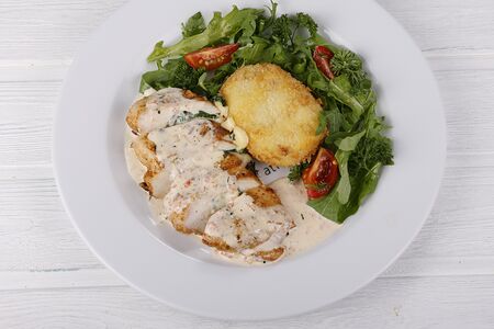 Куриная грудка с сыром и шпинатом