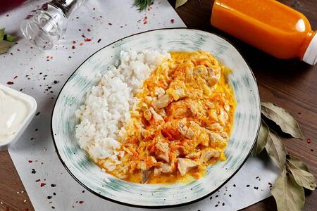 Куриная поджарка с рисом