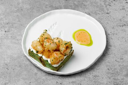 Брускетта с креветками