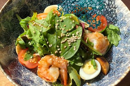 Салат с креветками и шампиньонами