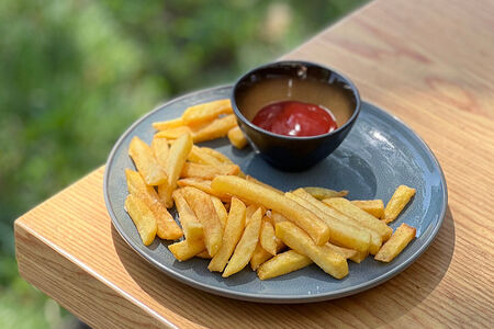 Фри с кетчупом