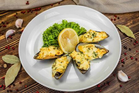 Мидии запеченные