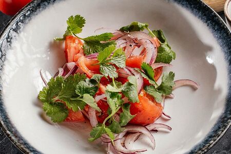 Узбекские томаты с ялтинским луком