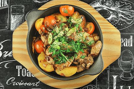 Горячая сковорода с говядиной (вырезка)