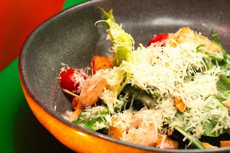 Цезарь с креветками 