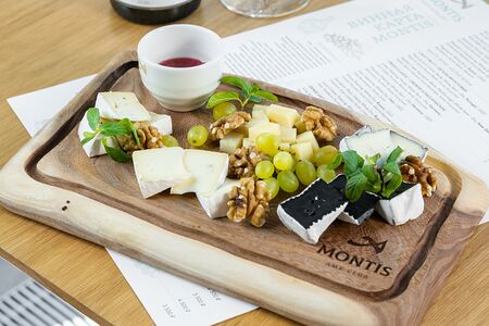 Сырная тарелка