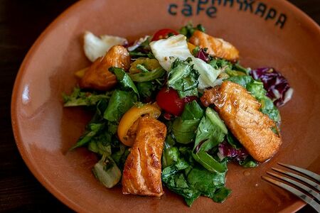 Тёплый салат с семгой