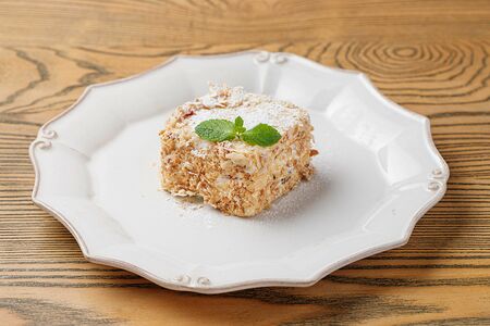 Мильфей со свежими ягодами