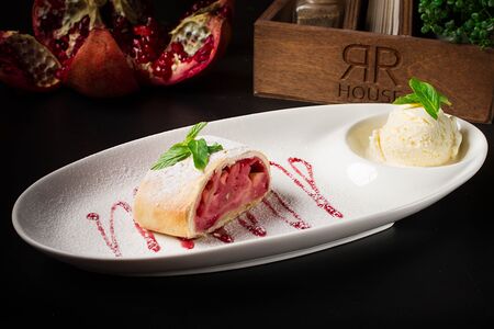 Вишневый штрудель