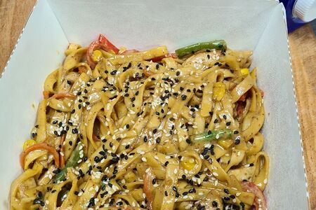 Вок-лапша Жгучий кимчи с курицей