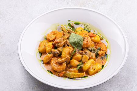 Ньокки с креветками