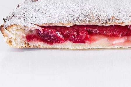 С клубникой