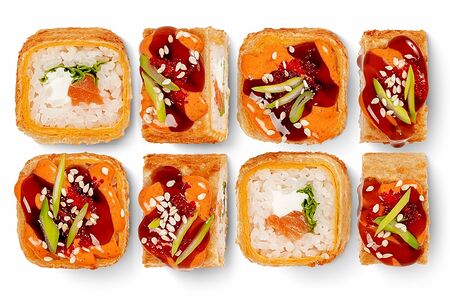 Горячий лосось в сырной тортилье