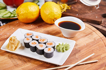 Классик-ролл с лососем