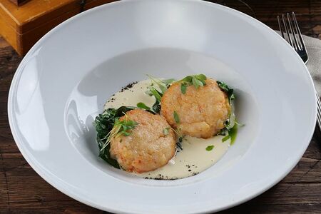 Котлеты из камчатского краба со шпинатом