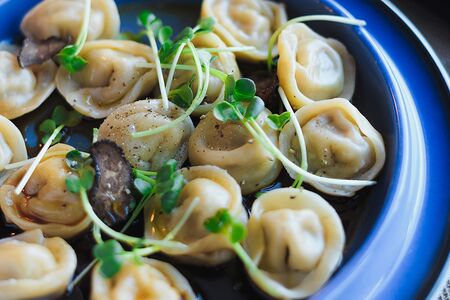 Пельмени с уткой и белыми грибами