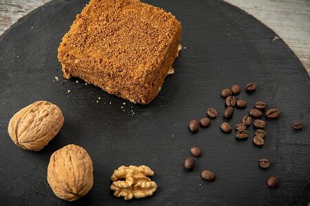 Медовый торт со сгущенкой