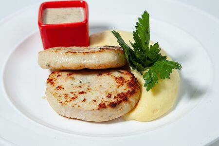 Котлеты куриные с картофельным пюре