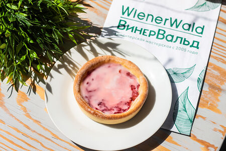 Сметанник с клубникой