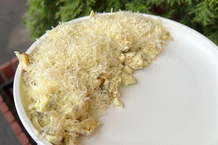 Скрембл на двух яйцах