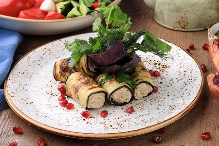 Рулетики Бадриджани из баклажанов с орехами