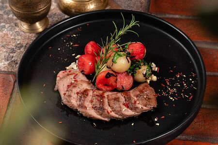 Баранья вырезка в специях