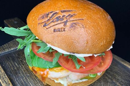 Бургер с куриной грудкой