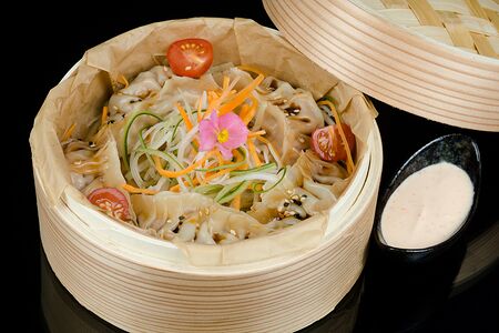 Гёдза с креветкой и свининой во фритюре