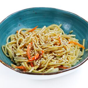 Яичная лапша с овощами