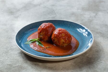 Митболы в томатном соусе