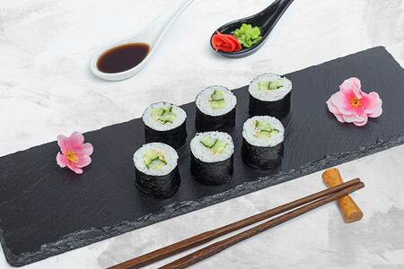 Ролл огурец