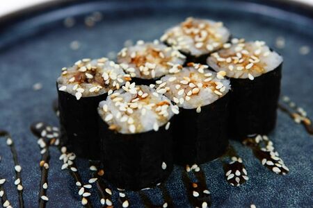 Ролл с угрем