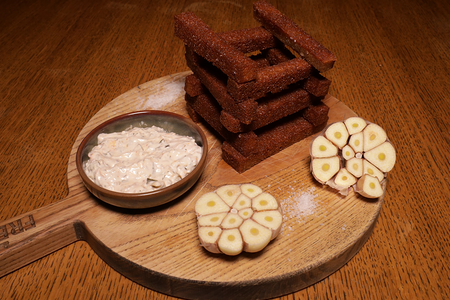 Гренки с соусом Тар-тар